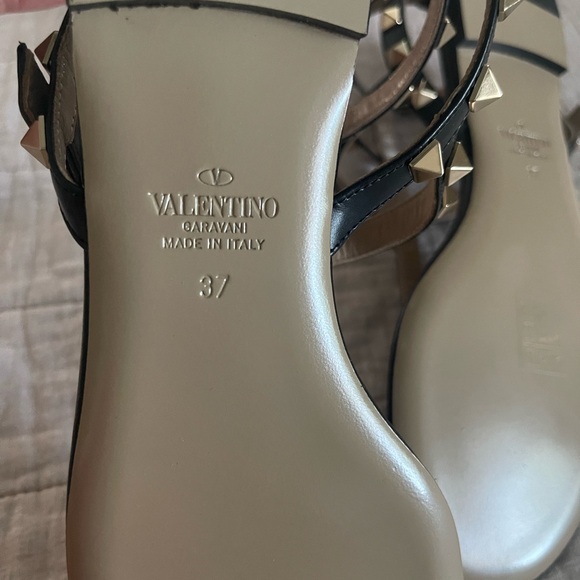 NEW Valentino Rockstud Calfskin flat flip flop sandal size 37 black 🖤 RV $990 - Picture 12 of 13